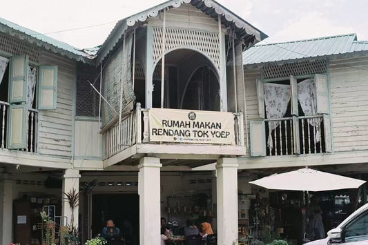 Pintu masuk Rumah Makan Rendang Tok Yoep,destinasi wajib singgah di Kuala Kangsar, Perak untuk hidangan tradisional